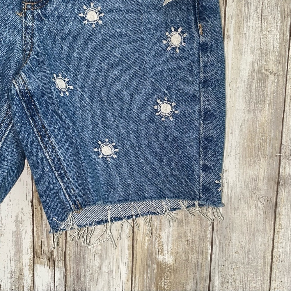 NWT Pacsun Kids Flower Embroidered Shorts - Picture 3 of 6